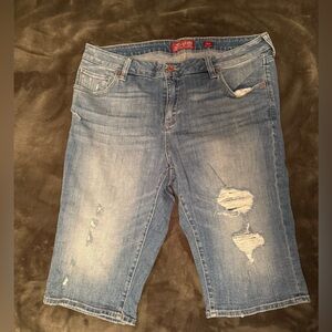 16 Bermuda Jean Short